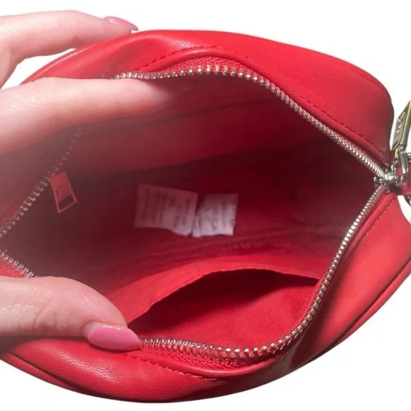 NWT Badgley Mischka Diamond Quilted Camera Bag w/ Pearls - Picture 3 of 7